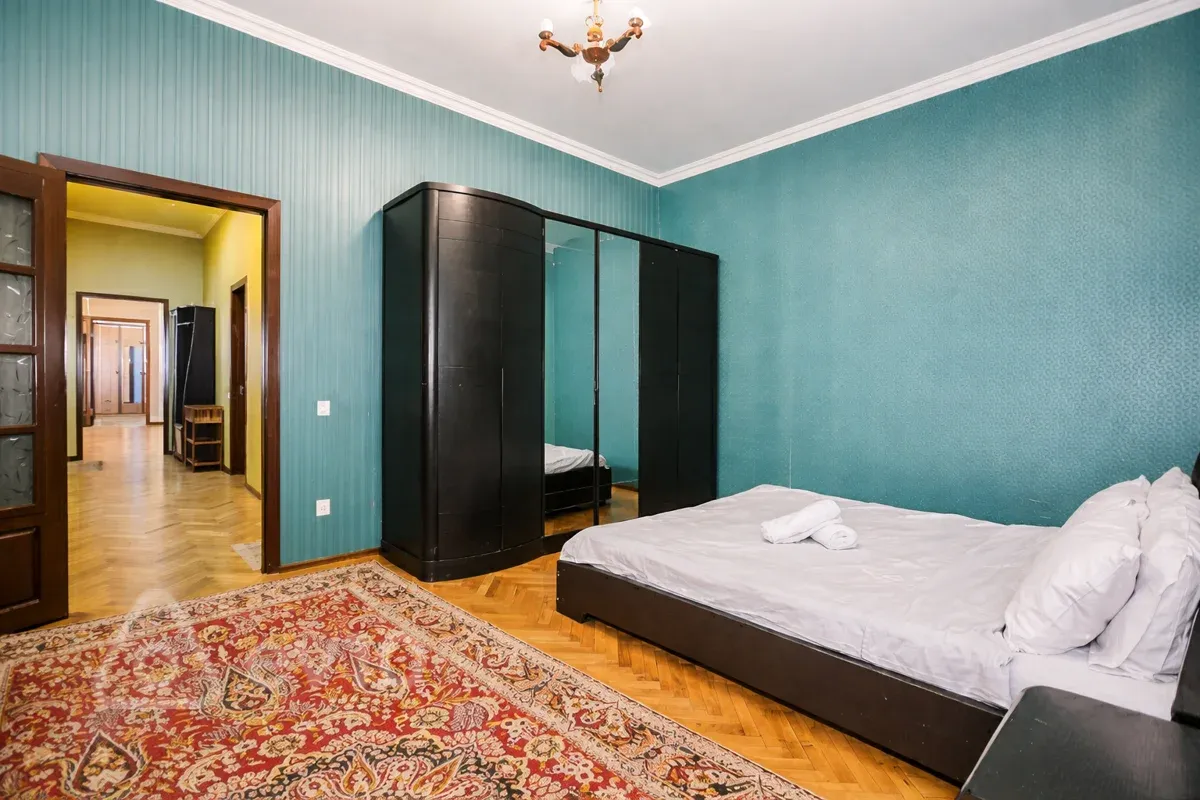 Kirayə verilir 3 otaqlı köhnə tikili 105 m²