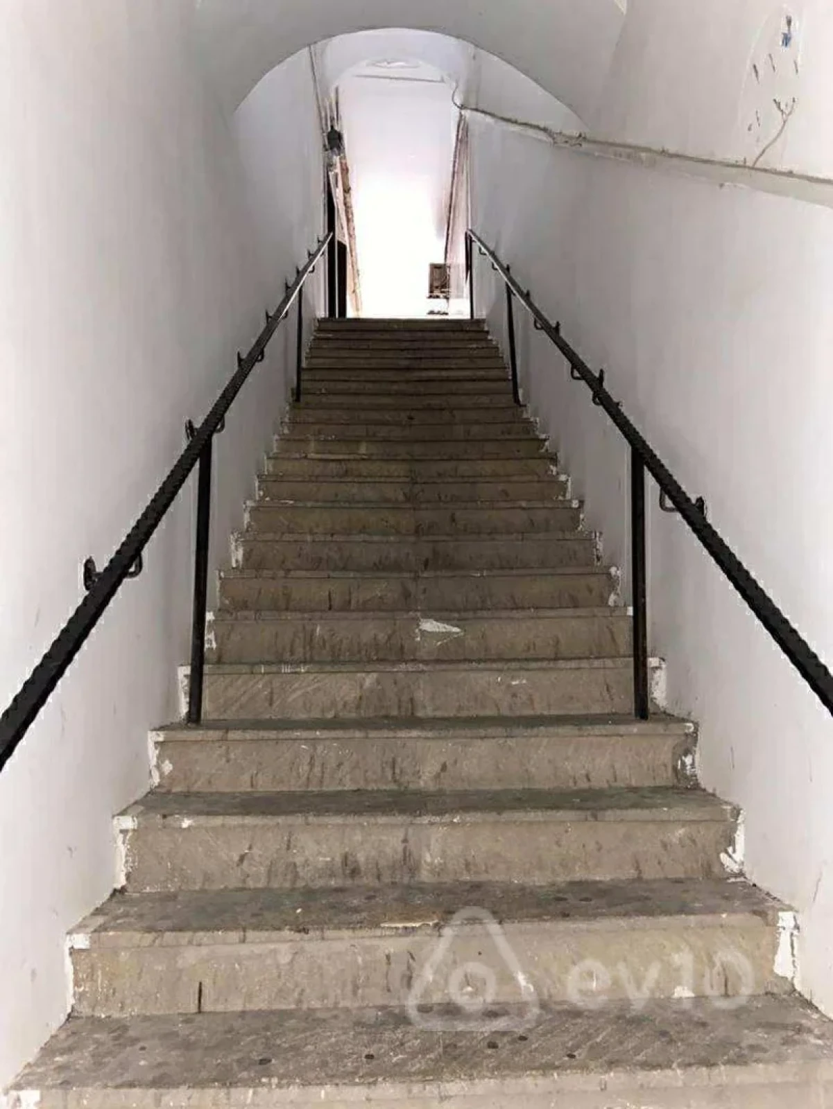 Kirayə verilir 3 otaqlı köhnə tikili 105 m²
