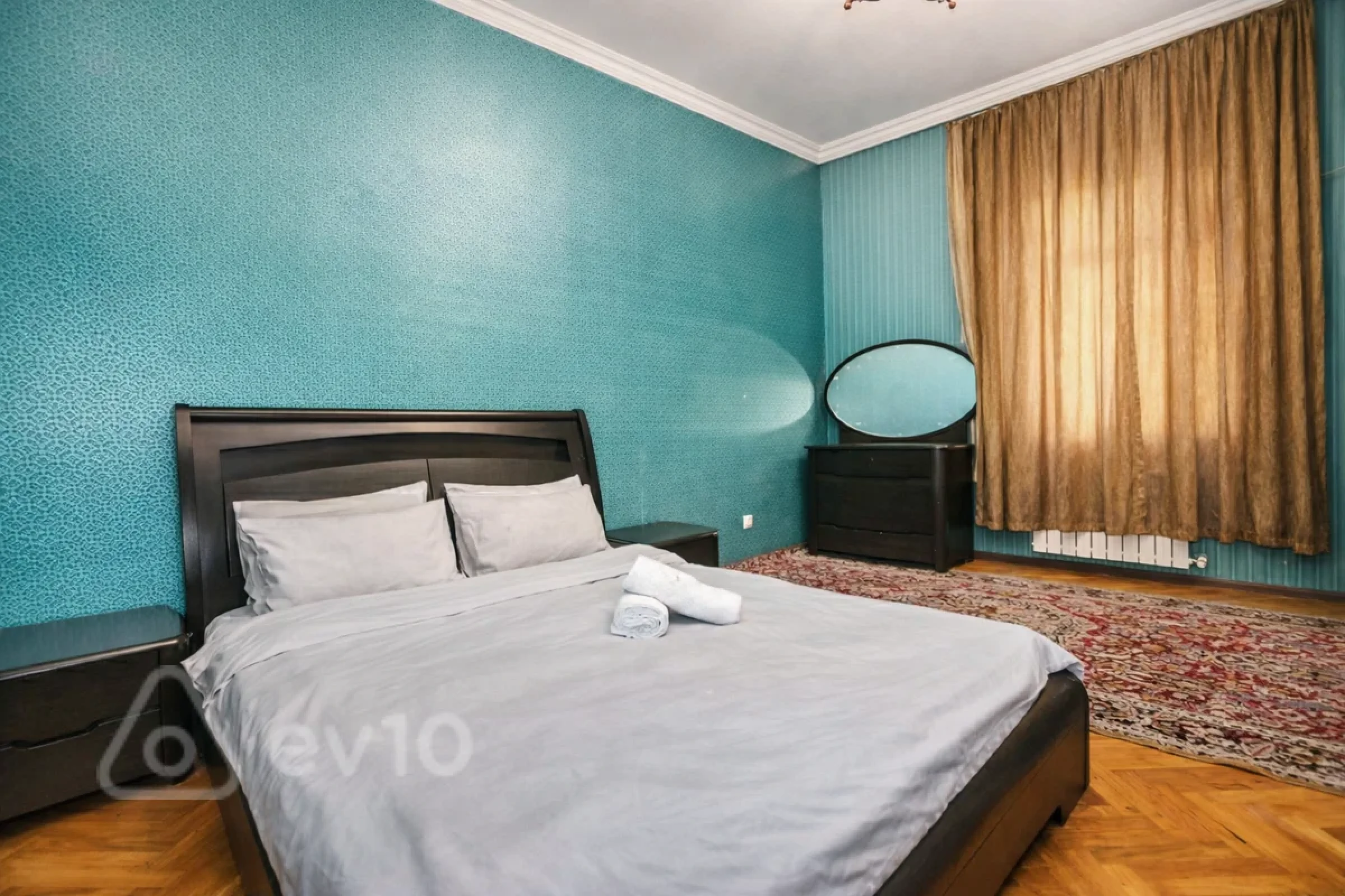 Kirayə verilir 3 otaqlı köhnə tikili 105 m²