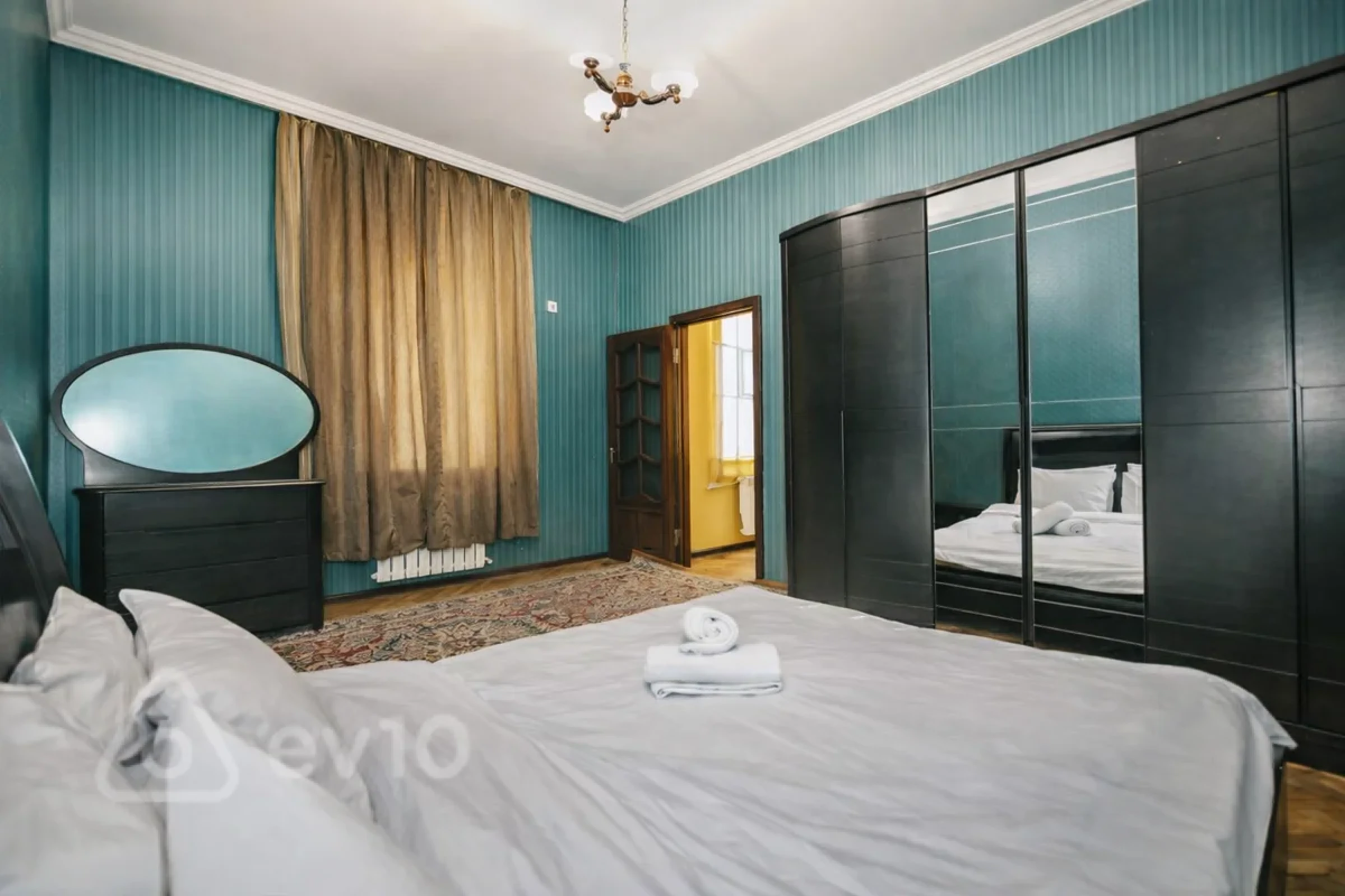 Kirayə verilir 3 otaqlı köhnə tikili 105 m²