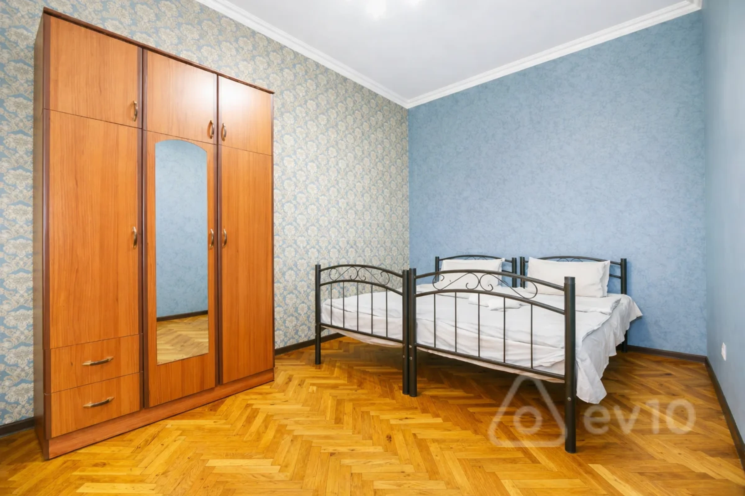 Kirayə verilir 3 otaqlı köhnə tikili 105 m²