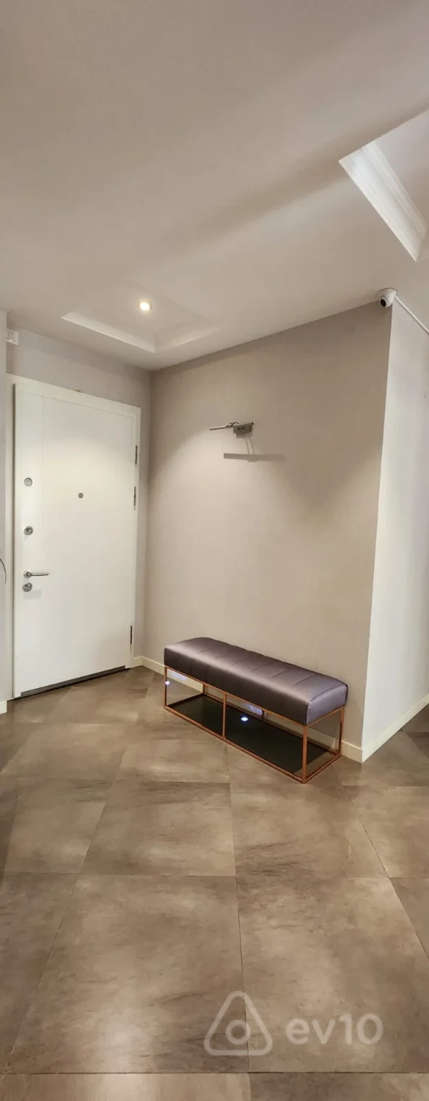 Kirayə verilir 3 otaqlı yeni tikili 155 m²