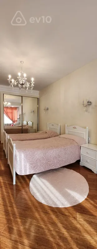 Kirayə verilir 3 otaqlı yeni tikili 155 m²