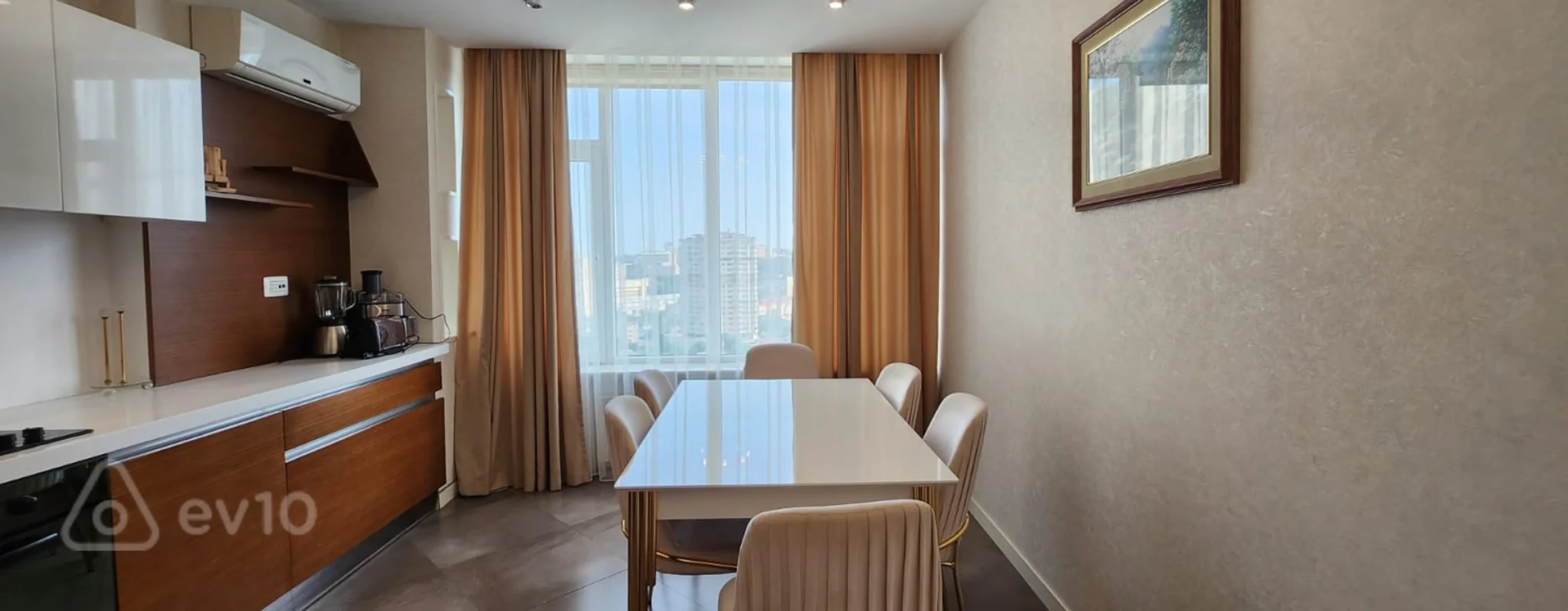 Kirayə verilir 3 otaqlı yeni tikili 155 m²