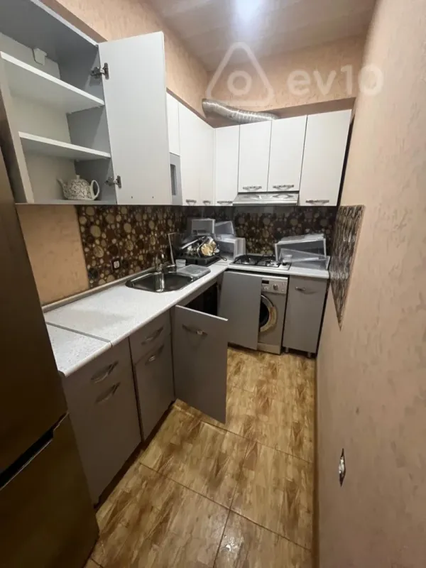 Kirayə verilir 2 otaqlı yeni tikili 50 m²