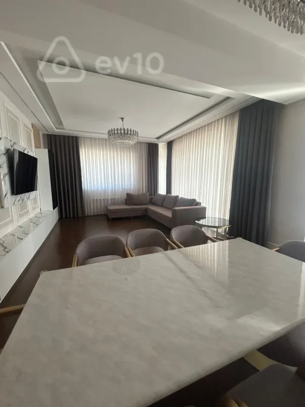 Kirayə verilir 3 otaqlı yeni tikili 170 m²