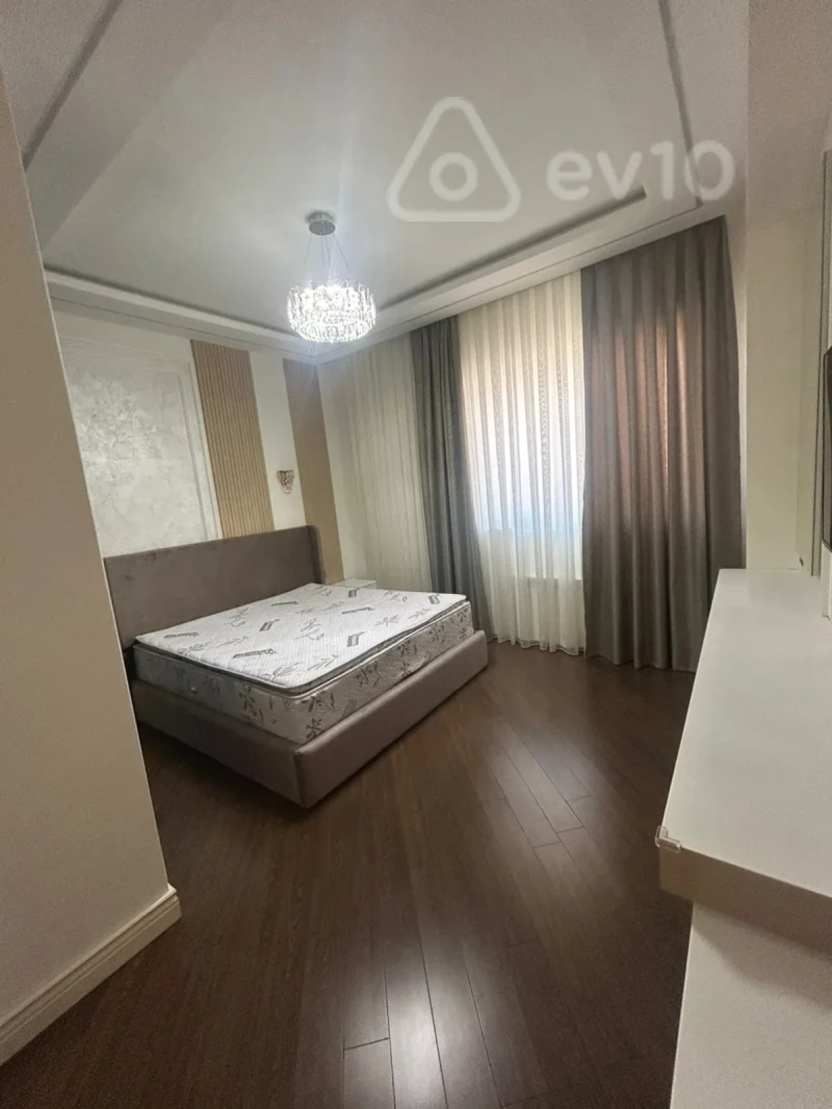 Kirayə verilir 3 otaqlı yeni tikili 170 m²