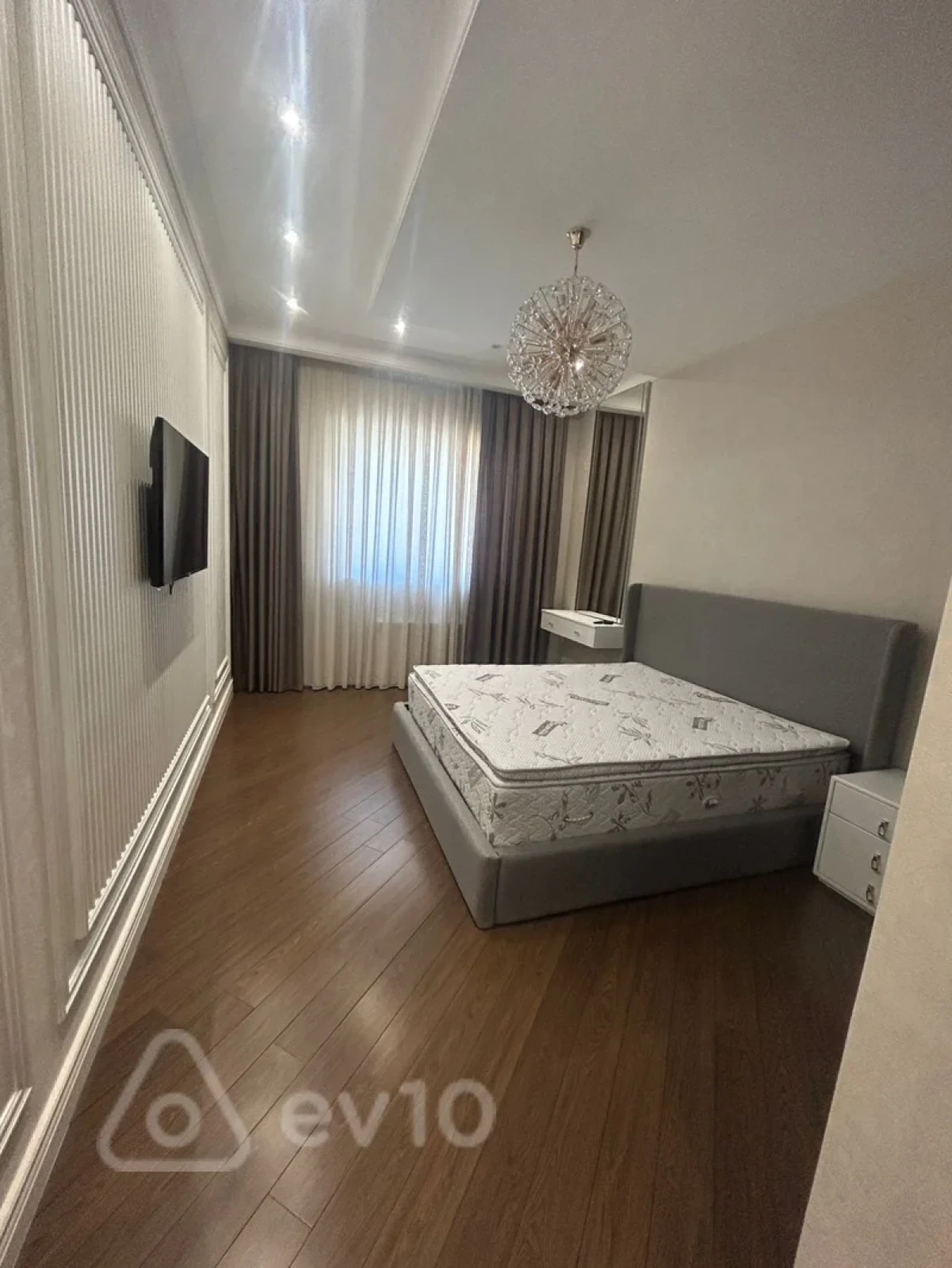 Kirayə verilir 3 otaqlı yeni tikili 170 m²