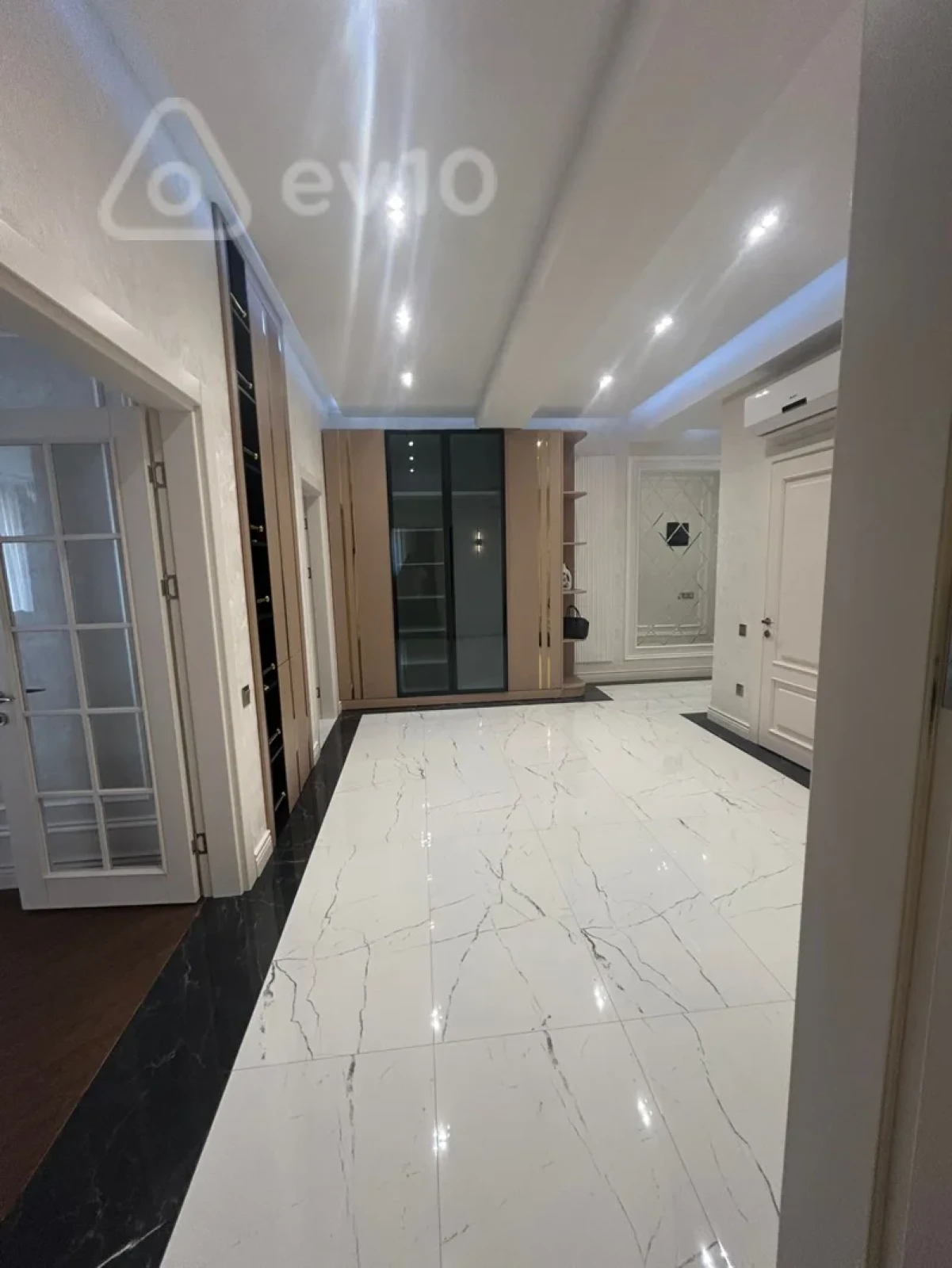 Kirayə verilir 3 otaqlı yeni tikili 170 m²
