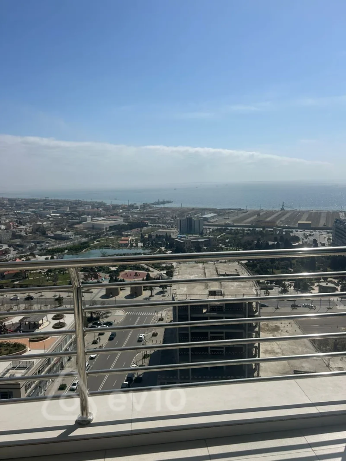 Kirayə verilir 3 otaqlı yeni tikili 170 m²