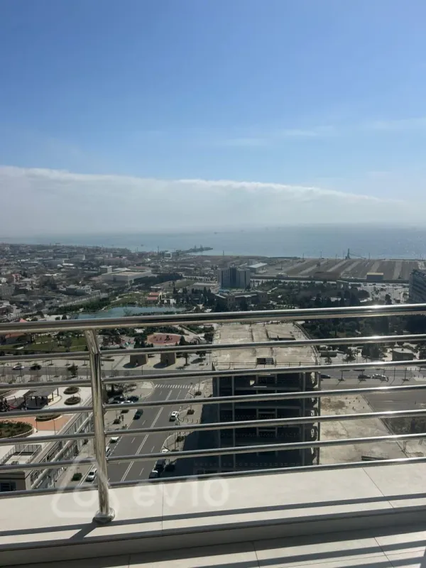 Kirayə verilir 3 otaqlı yeni tikili 170 m²