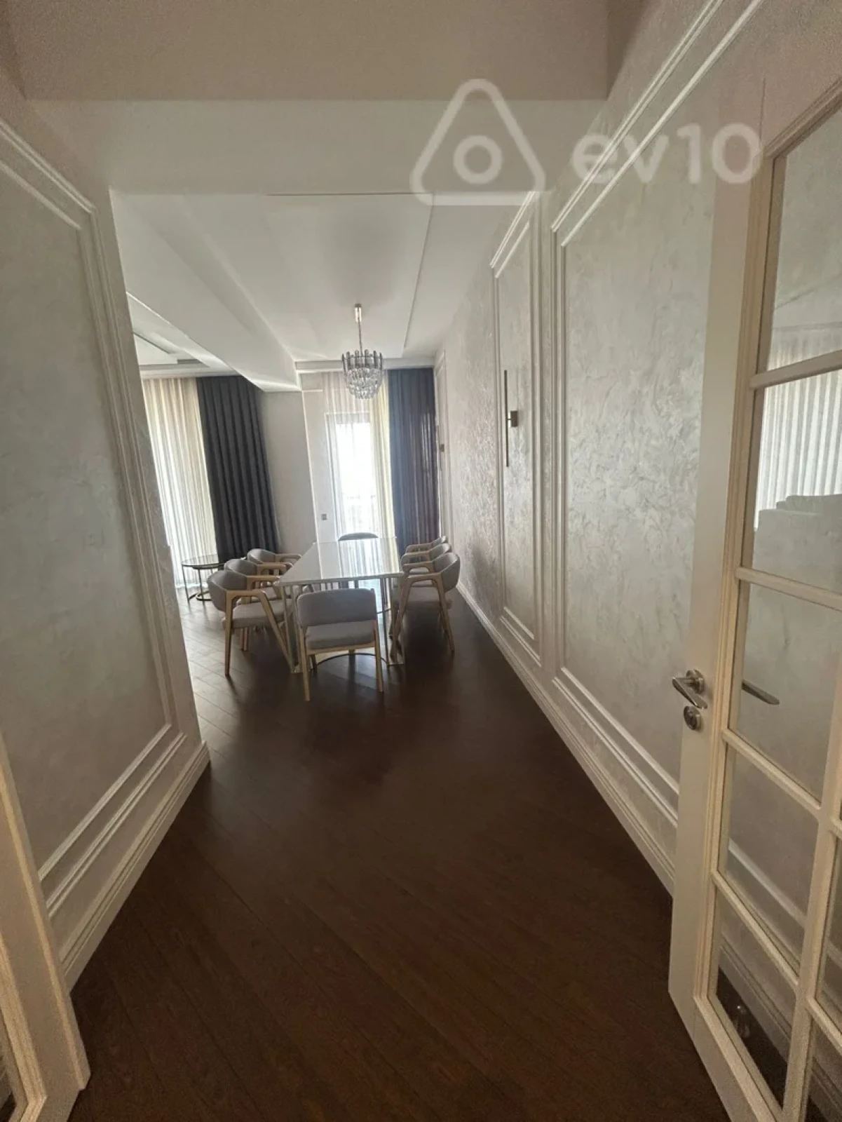 Kirayə verilir 3 otaqlı yeni tikili 170 m²