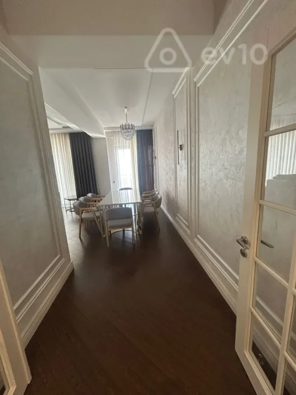 Kirayə verilir 3 otaqlı yeni tikili 170 m²