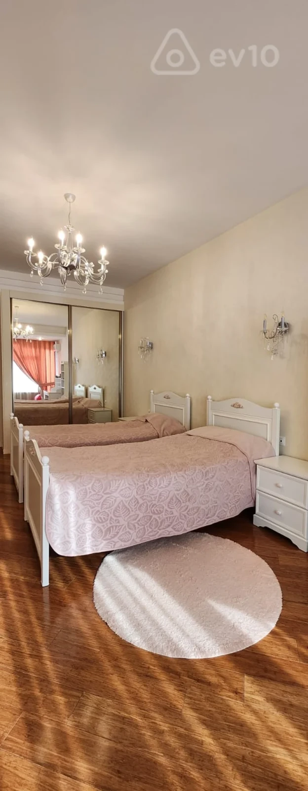 Satılır 5 otaqlı həyət evi 180 m²