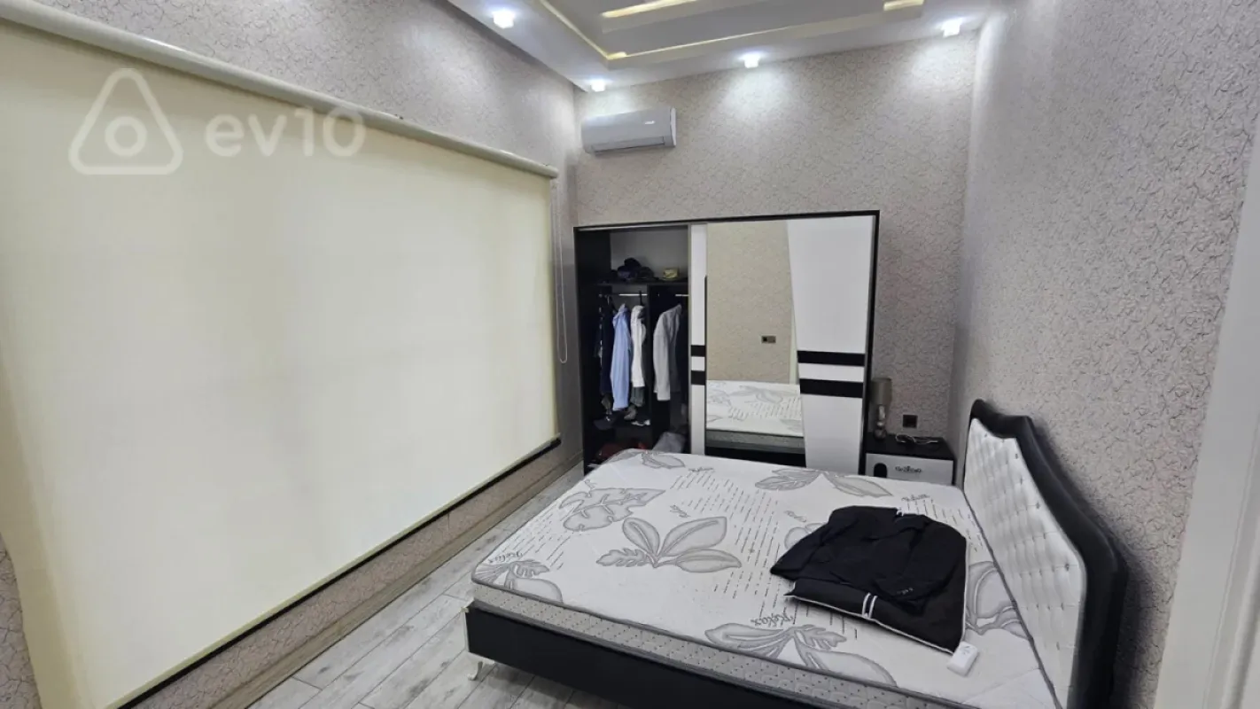 Satılır 5 otaqlı həyət evi 180 m²