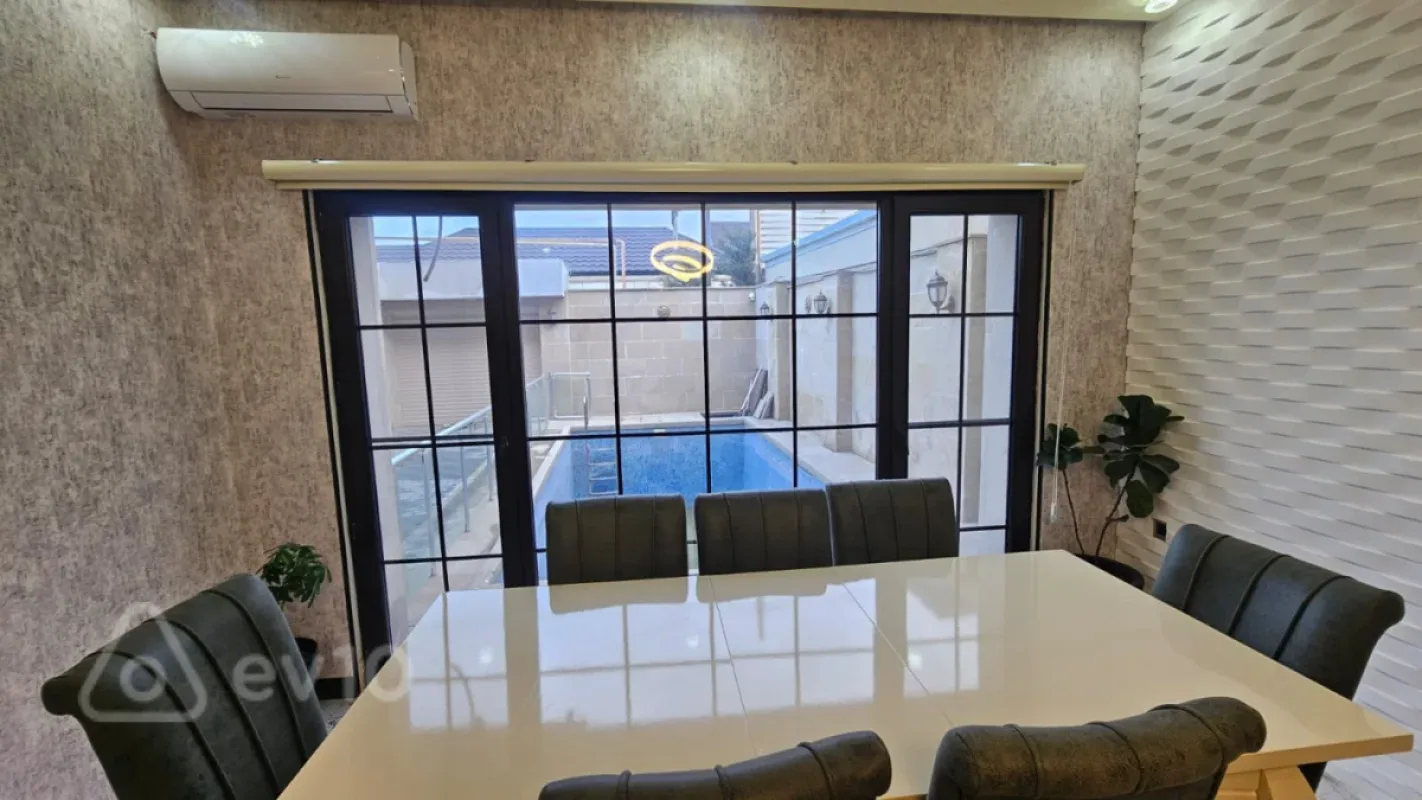 Satılır 5 otaqlı həyət evi 180 m²