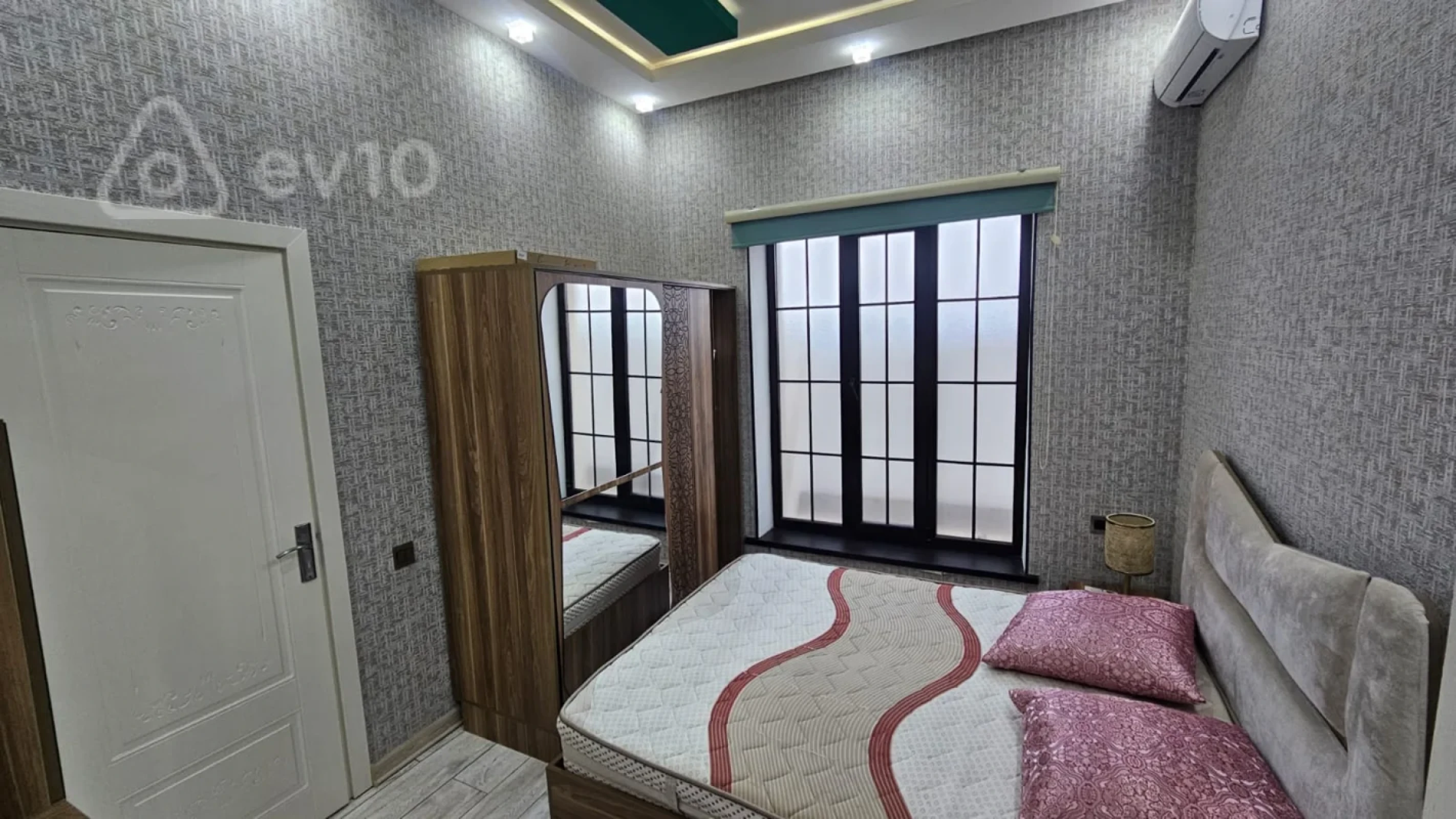 Satılır 5 otaqlı həyət evi 180 m²