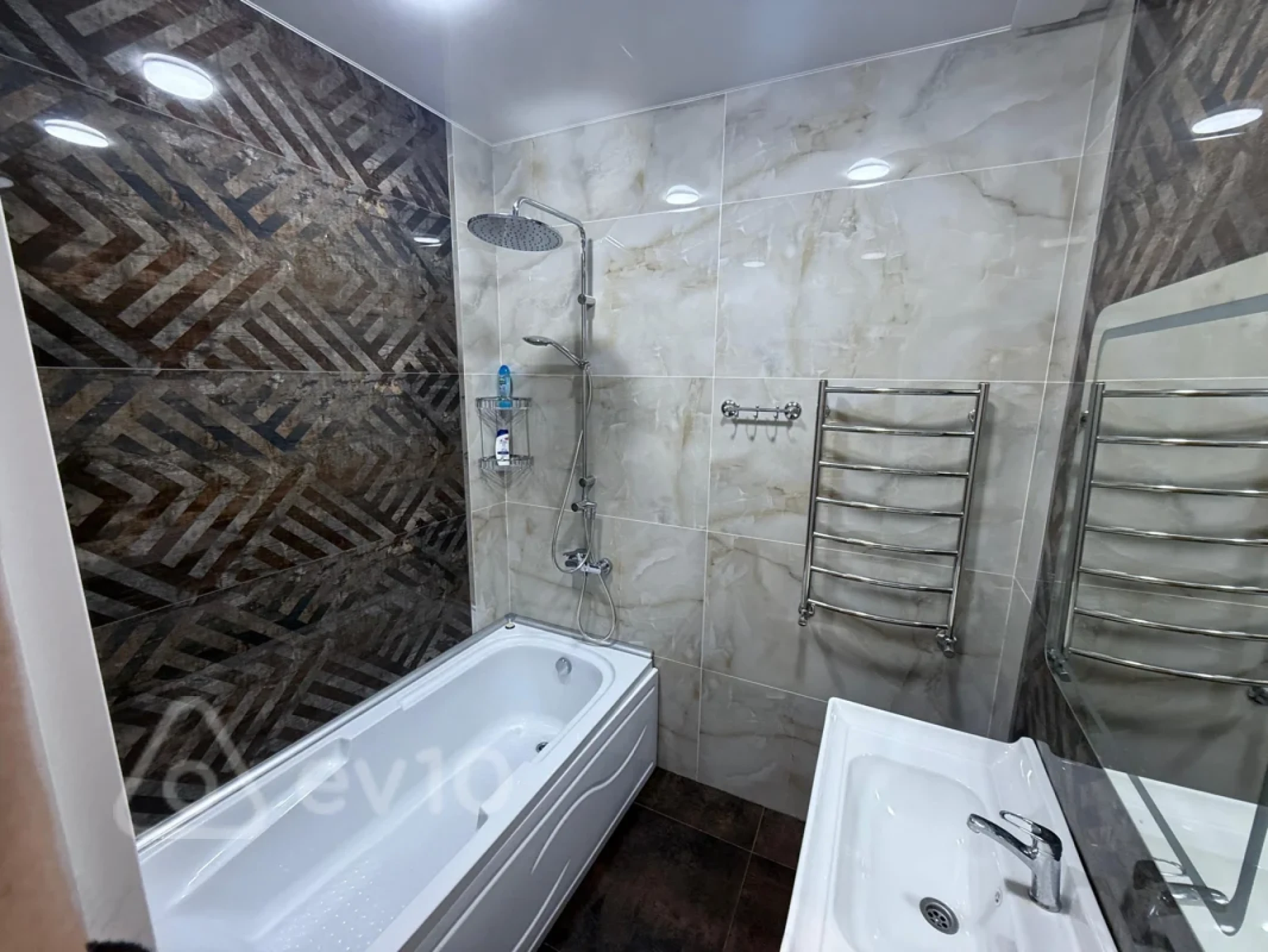 Kirayə verilir 2 otaqlı yeni tikili 100 m²