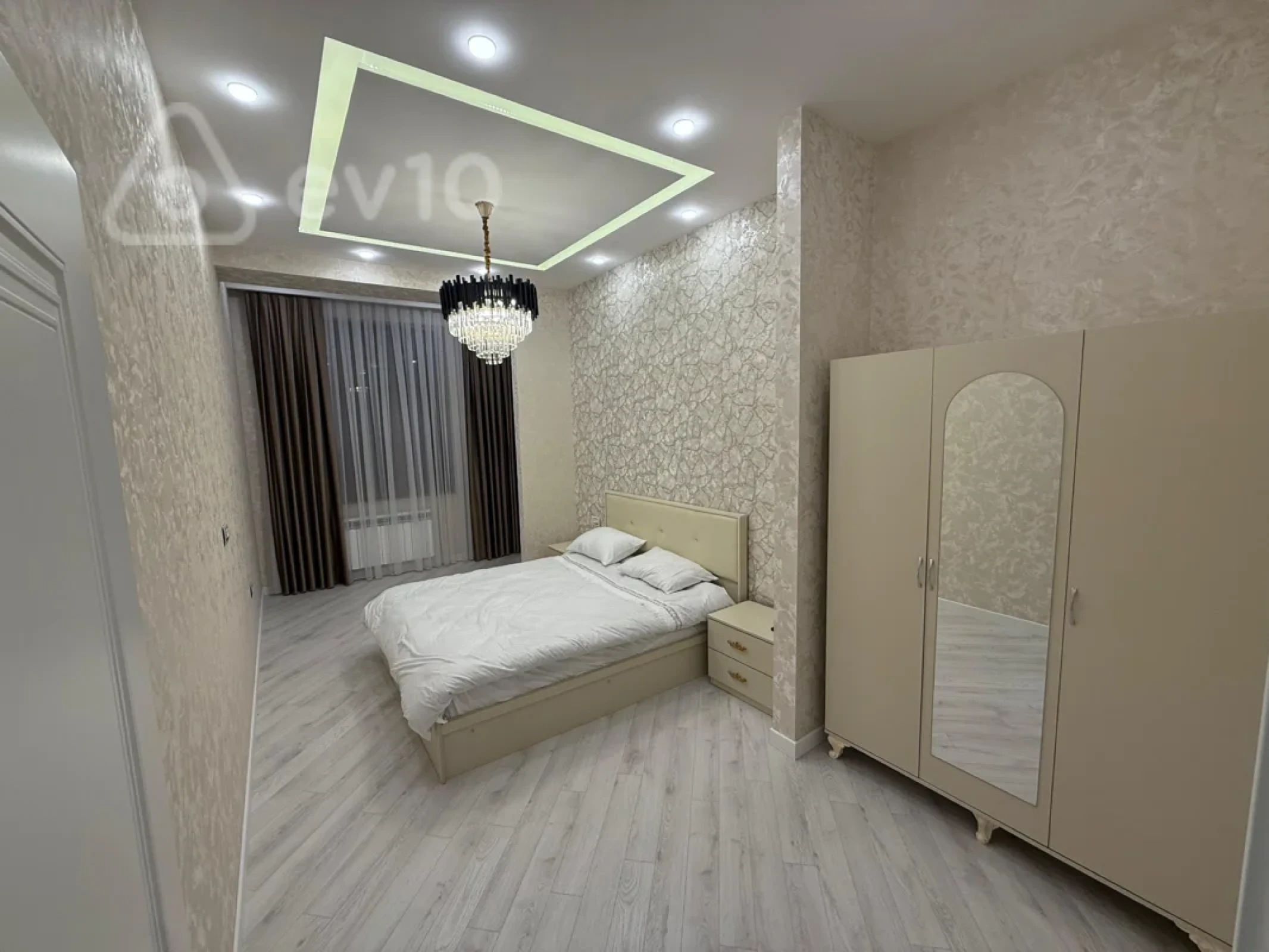 Kirayə verilir 2 otaqlı yeni tikili 100 m²