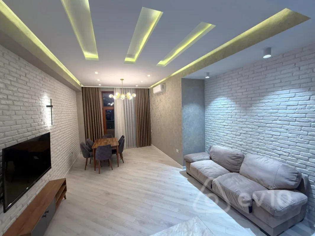 Kirayə verilir 2 otaqlı yeni tikili 100 m²