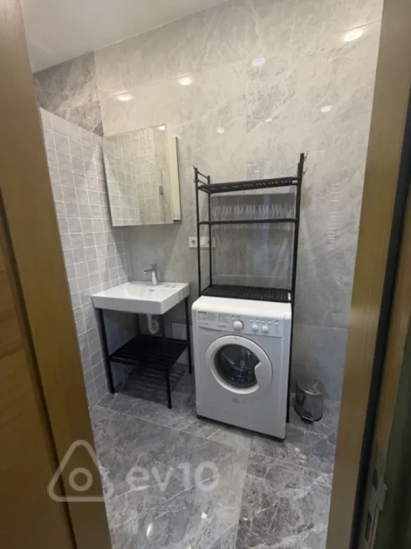 Kirayə verilir 3 otaqlı yeni tikili 60 m²