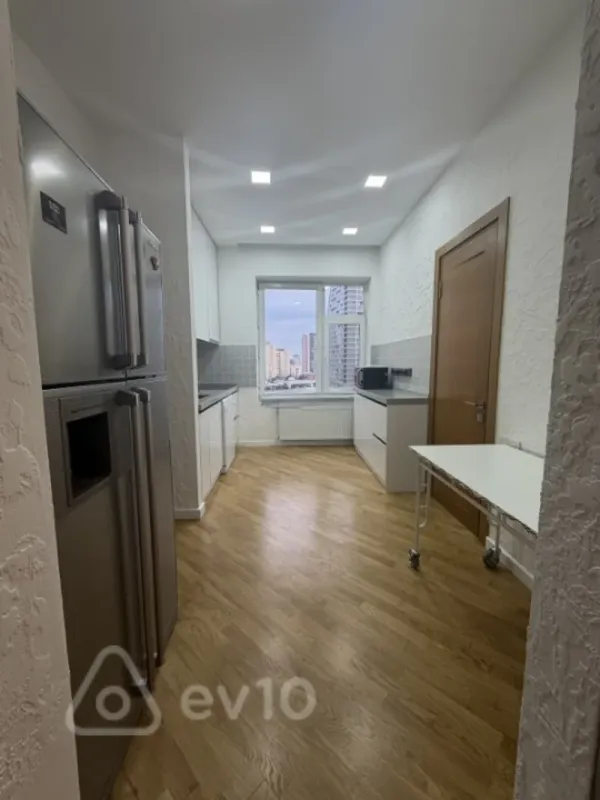 Kirayə verilir 3 otaqlı yeni tikili 60 m²