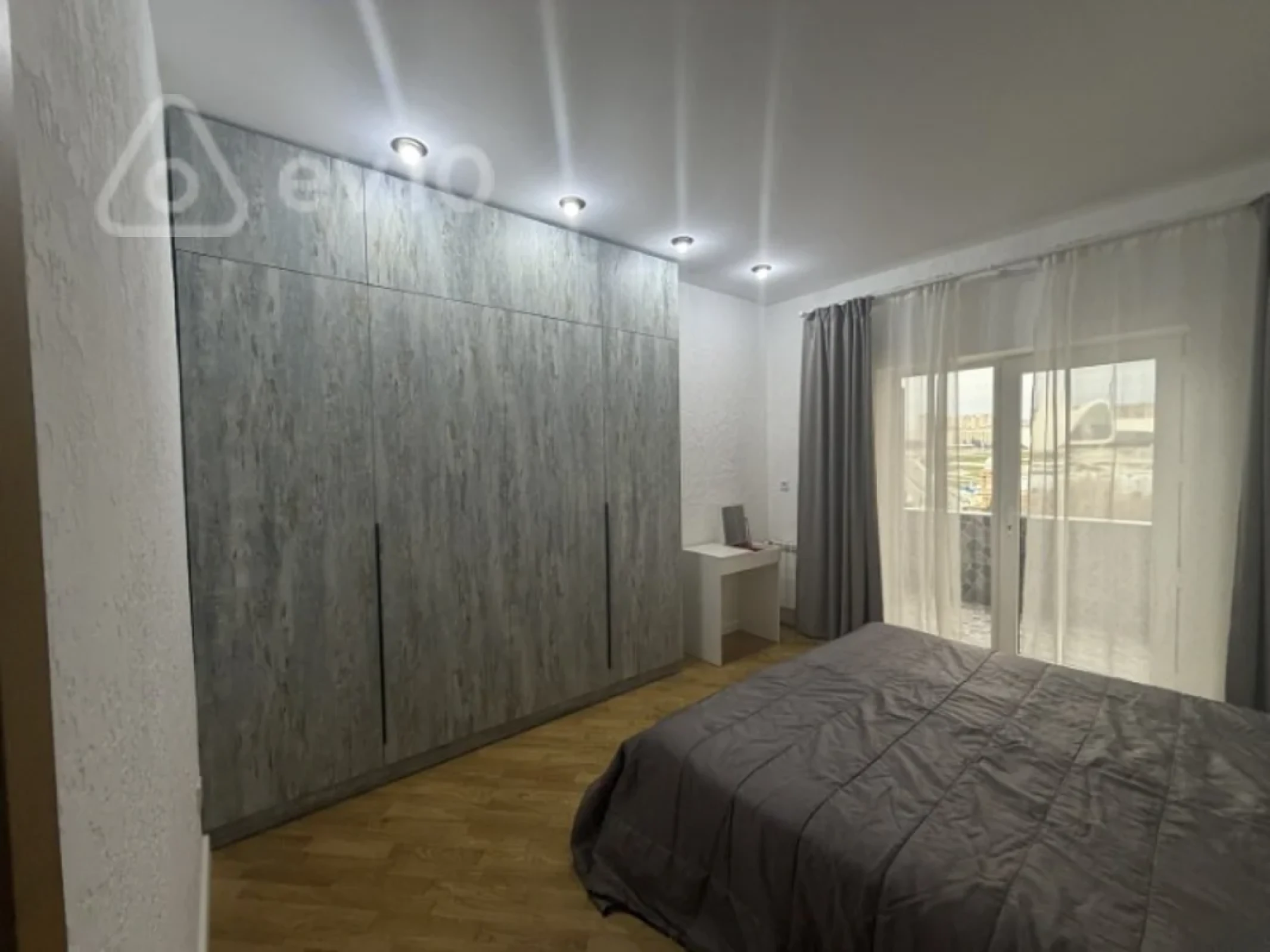 Kirayə verilir 3 otaqlı yeni tikili 60 m²