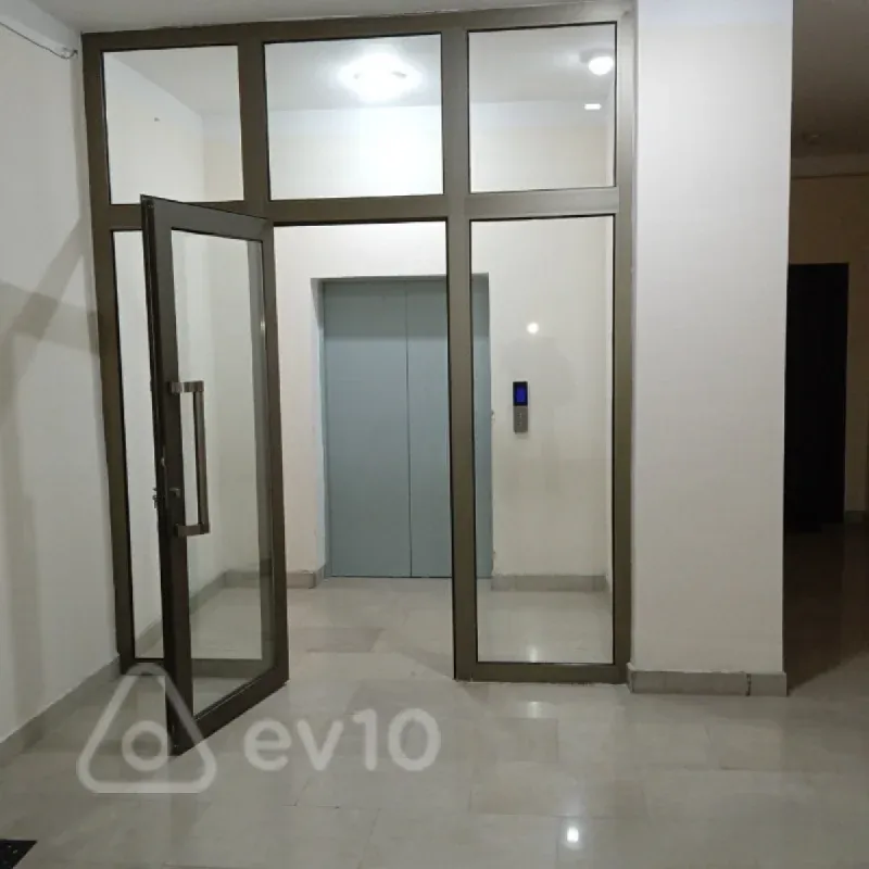 Satılır 3 otaqlı yeni tikili 85 m²
