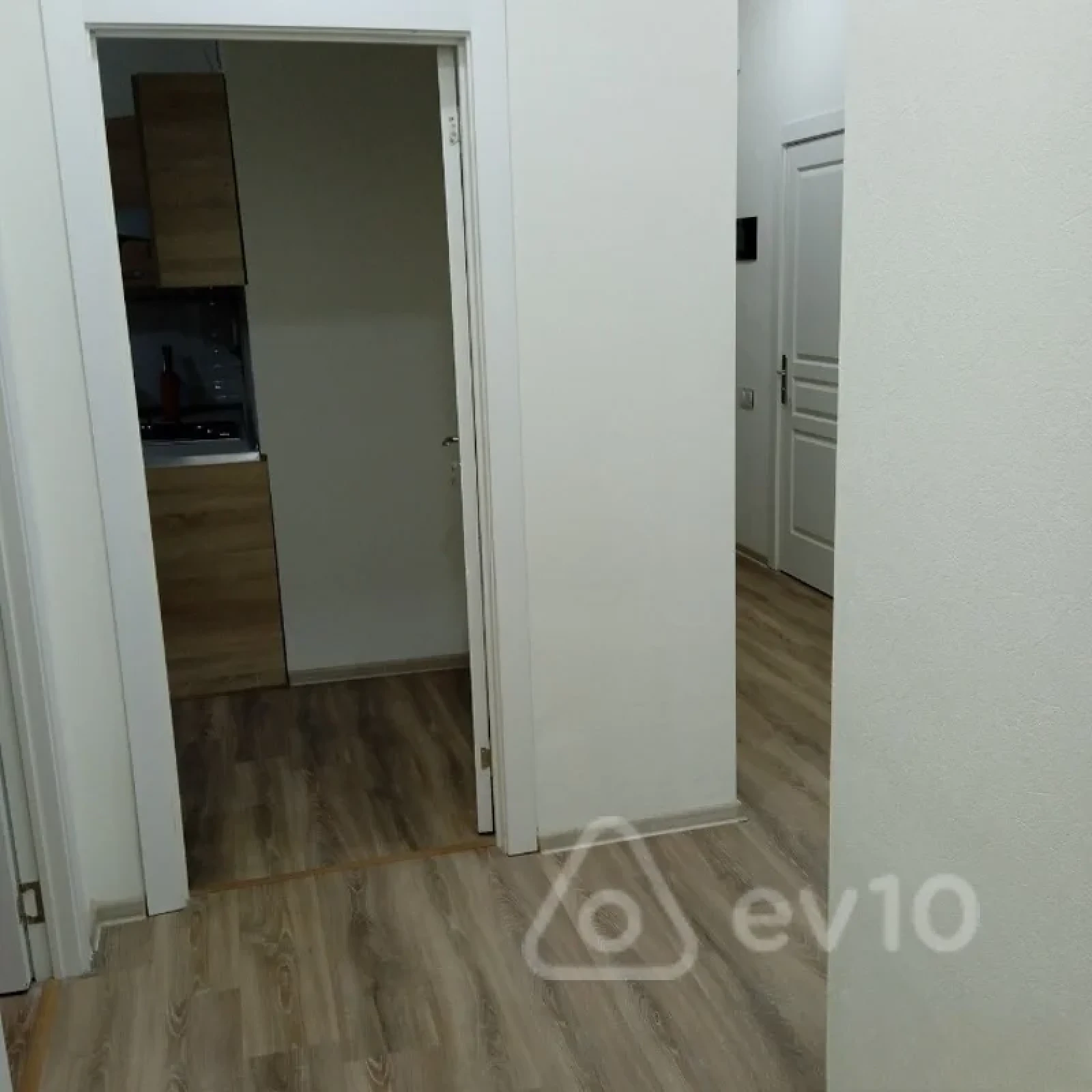 Satılır 3 otaqlı yeni tikili 85 m²