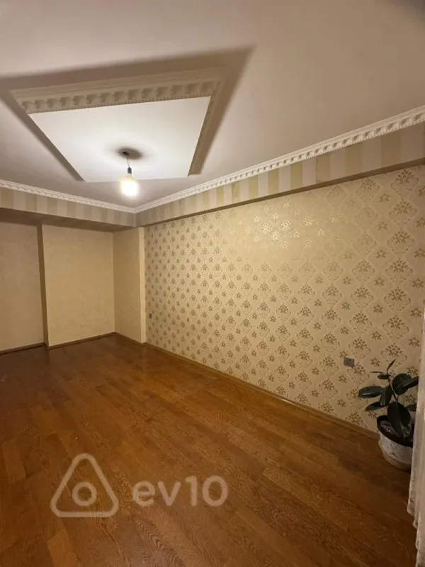 Satılır 3 otaqlı yeni tikili 80 m²