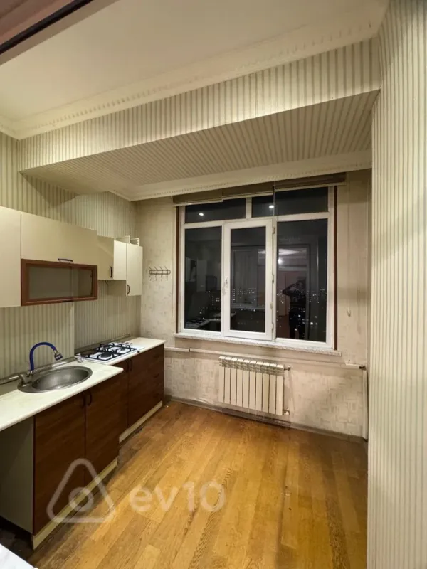 Satılır 3 otaqlı yeni tikili 80 m²