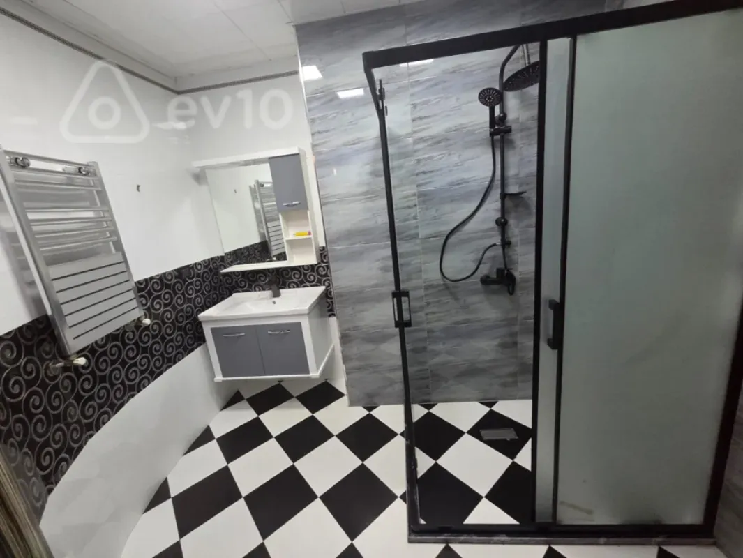 Kirayə verilir 3 otaqlı yeni tikili 165 m²