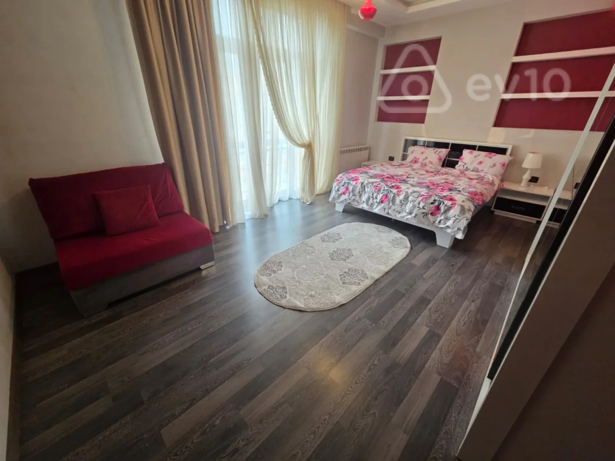Kirayə verilir 3 otaqlı yeni tikili 165 m²