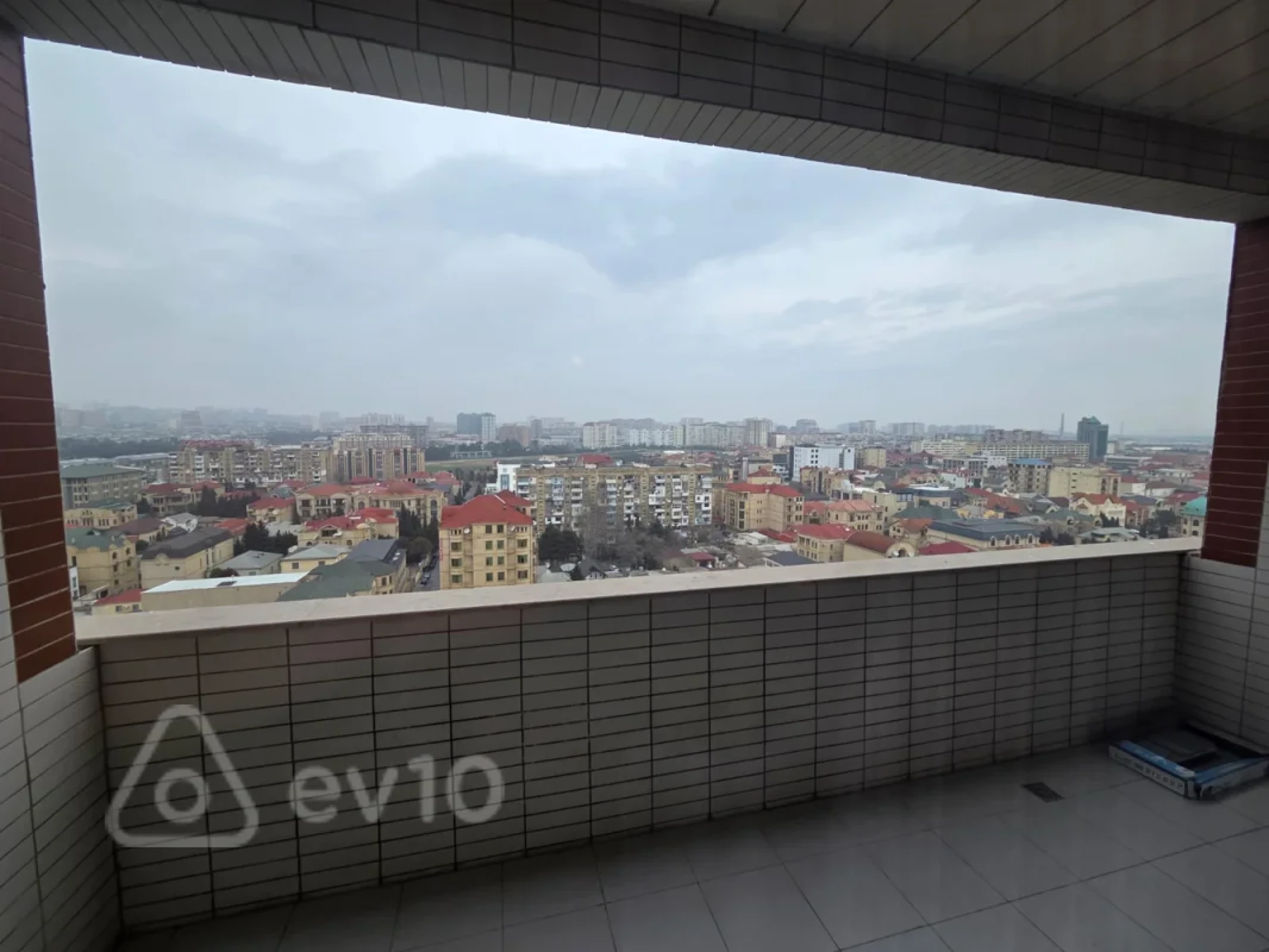 Kirayə verilir 3 otaqlı yeni tikili 165 m²