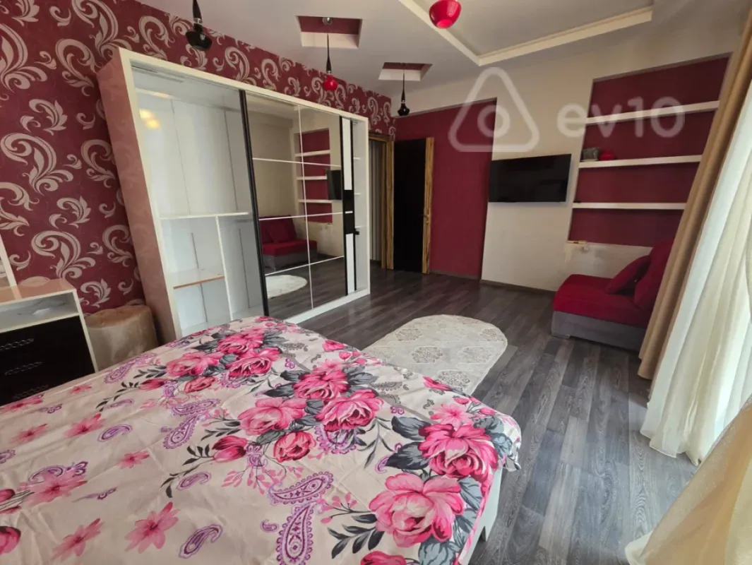Kirayə verilir 3 otaqlı yeni tikili 165 m²