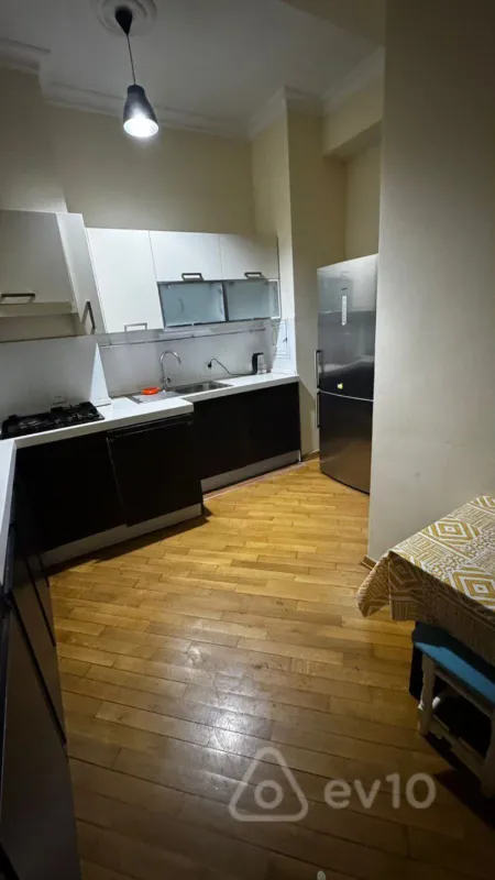 Kirayə verilir 3 otaqlı yeni tikili 104 m²