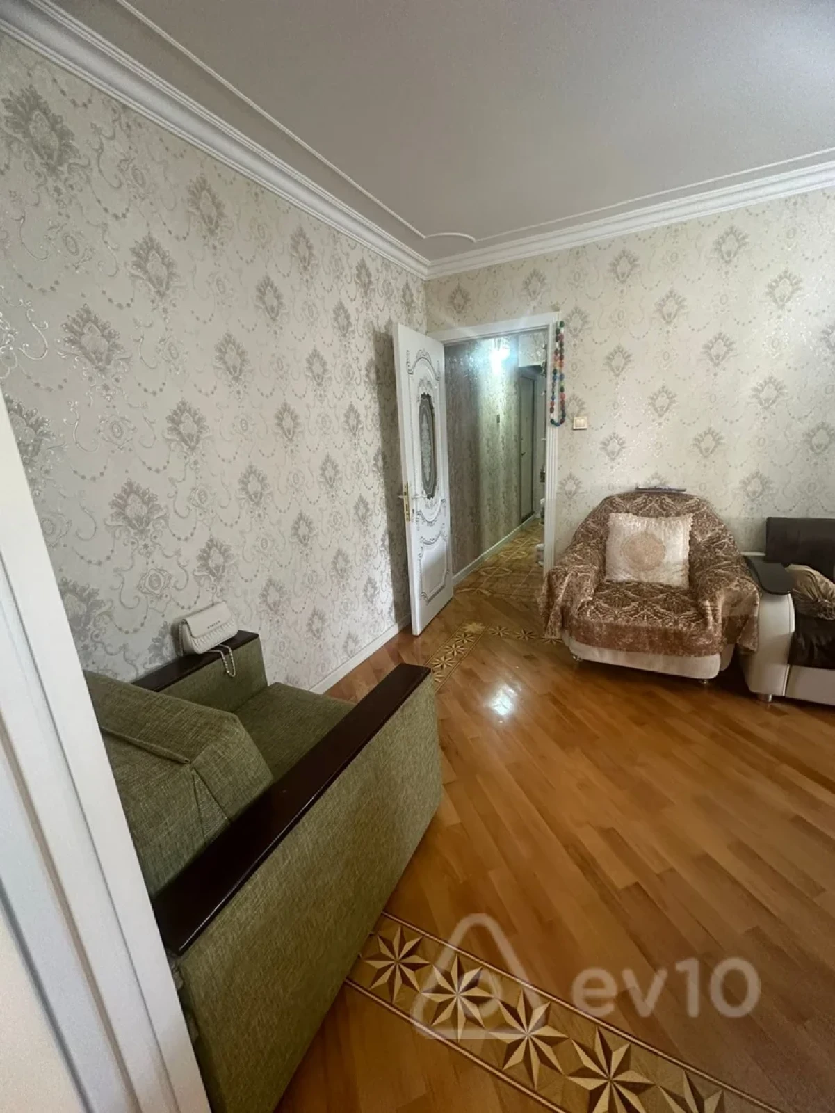 Kirayə verilir 2 otaqlı köhnə tikili 65 m²