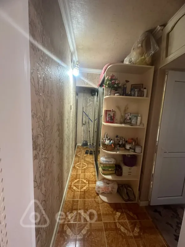 Kirayə verilir 2 otaqlı köhnə tikili 65 m²