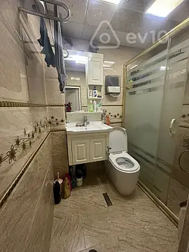 Kirayə verilir 2 otaqlı köhnə tikili 65 m²