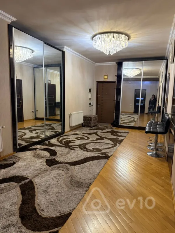 Satılır 3 otaqlı yeni tikili 120 m²