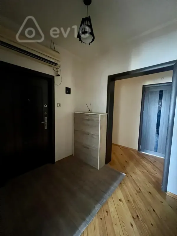 Satılır 3 otaqlı köhnə tikili 92 m²