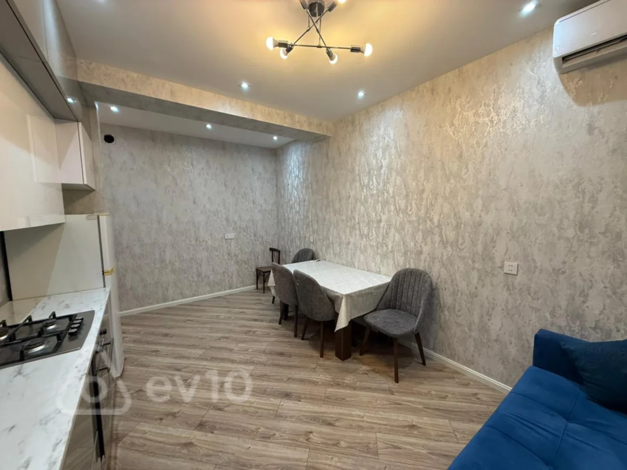 Kirayə verilir 2 otaqlı yeni tikili 50 m²