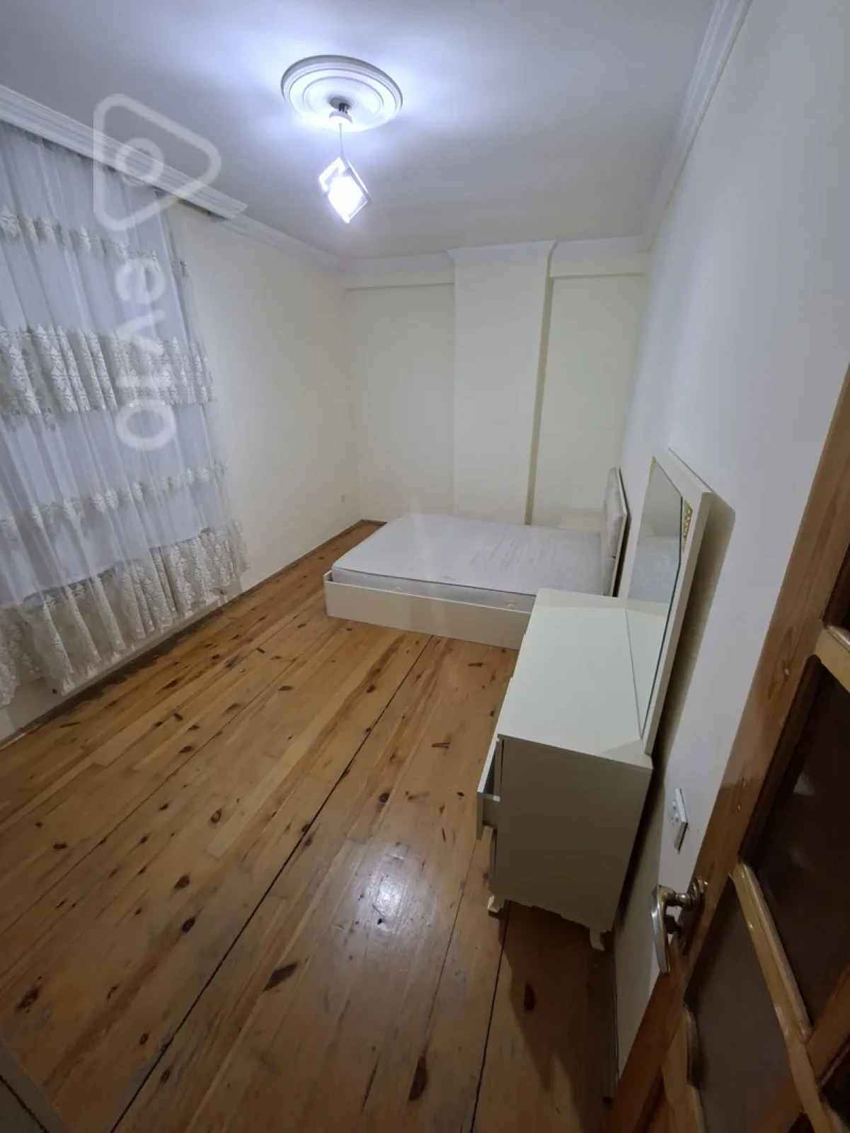 Satılır 3 otaqlı yeni tikili 80 m²