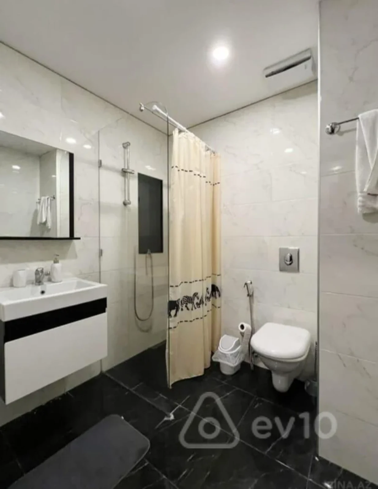 Kirayə verilir 4 otaqlı yeni tikili 220 m²
