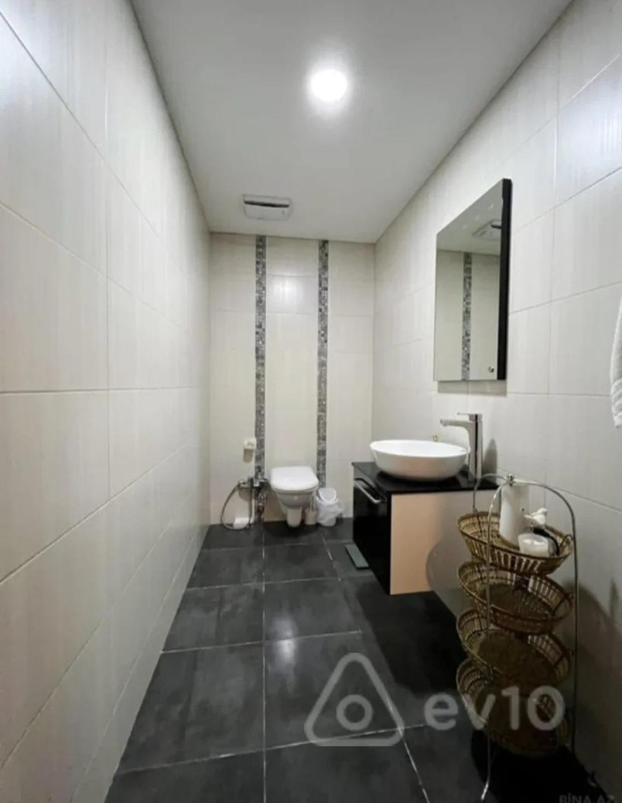 Kirayə verilir 4 otaqlı yeni tikili 220 m²