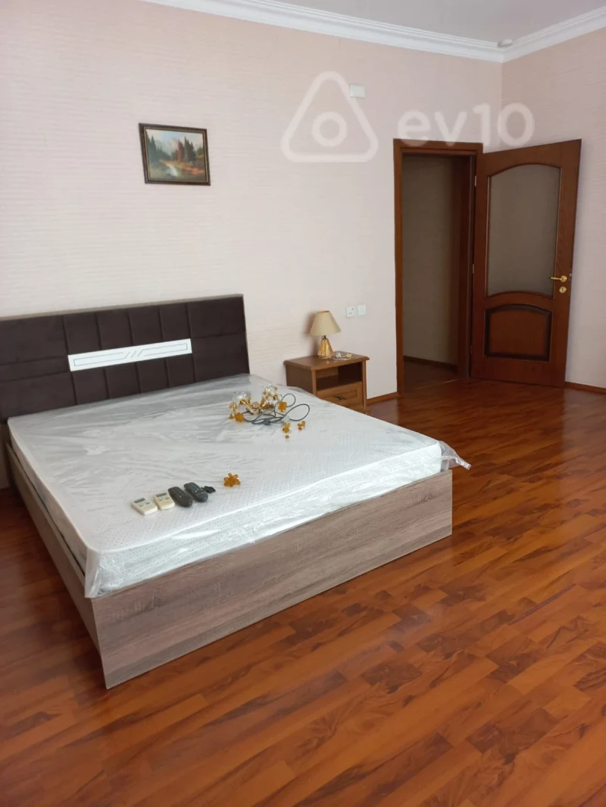 Kirayə verilir 3 otaqlı yeni tikili 135 m²