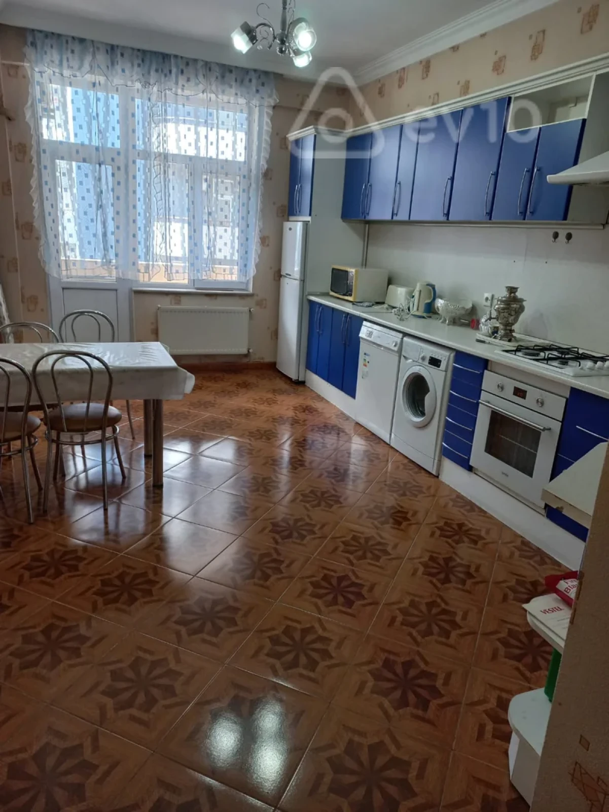 Kirayə verilir 3 otaqlı yeni tikili 135 m²