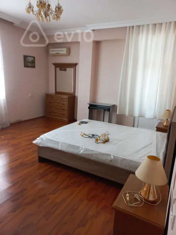 Kirayə verilir 3 otaqlı yeni tikili 135 m²