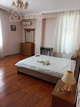 Kirayə verilir 3 otaqlı yeni tikili 135 m²