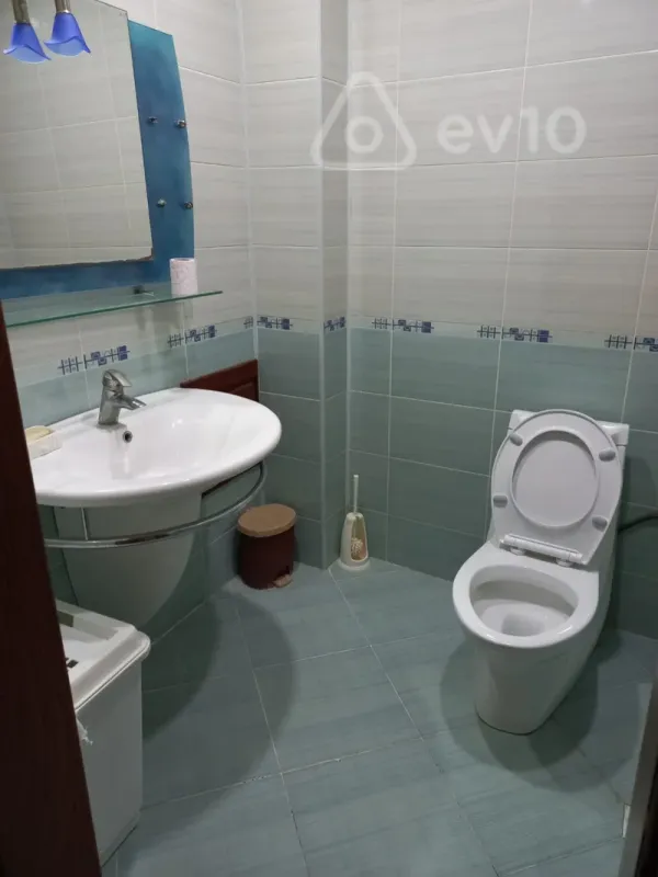 Kirayə verilir 3 otaqlı yeni tikili 135 m²